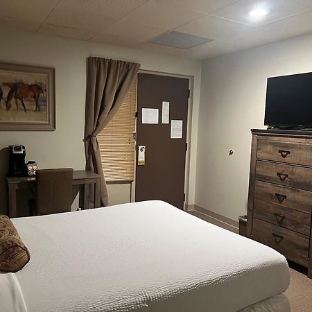The Stables Inn & Suites Salem Bagian luar foto