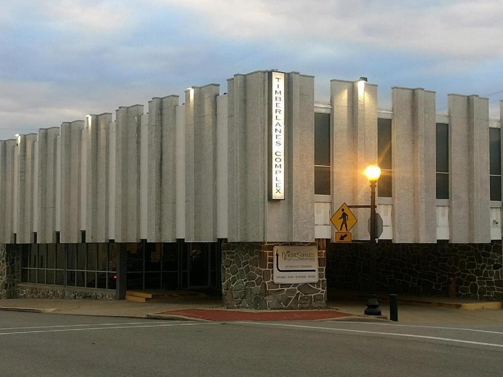 The Stables Inn & Suites Salem Bagian luar foto