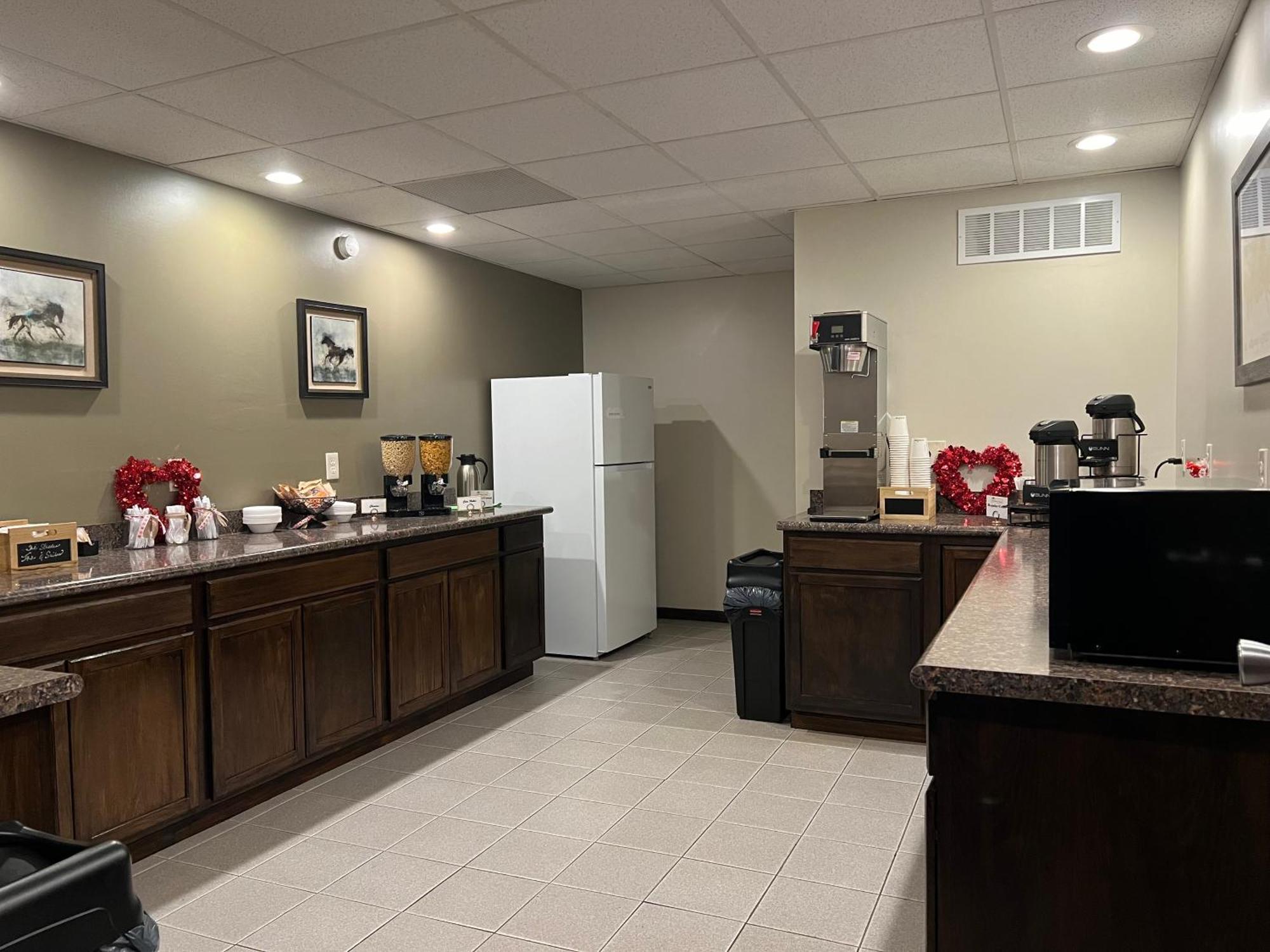The Stables Inn & Suites Salem Bagian luar foto