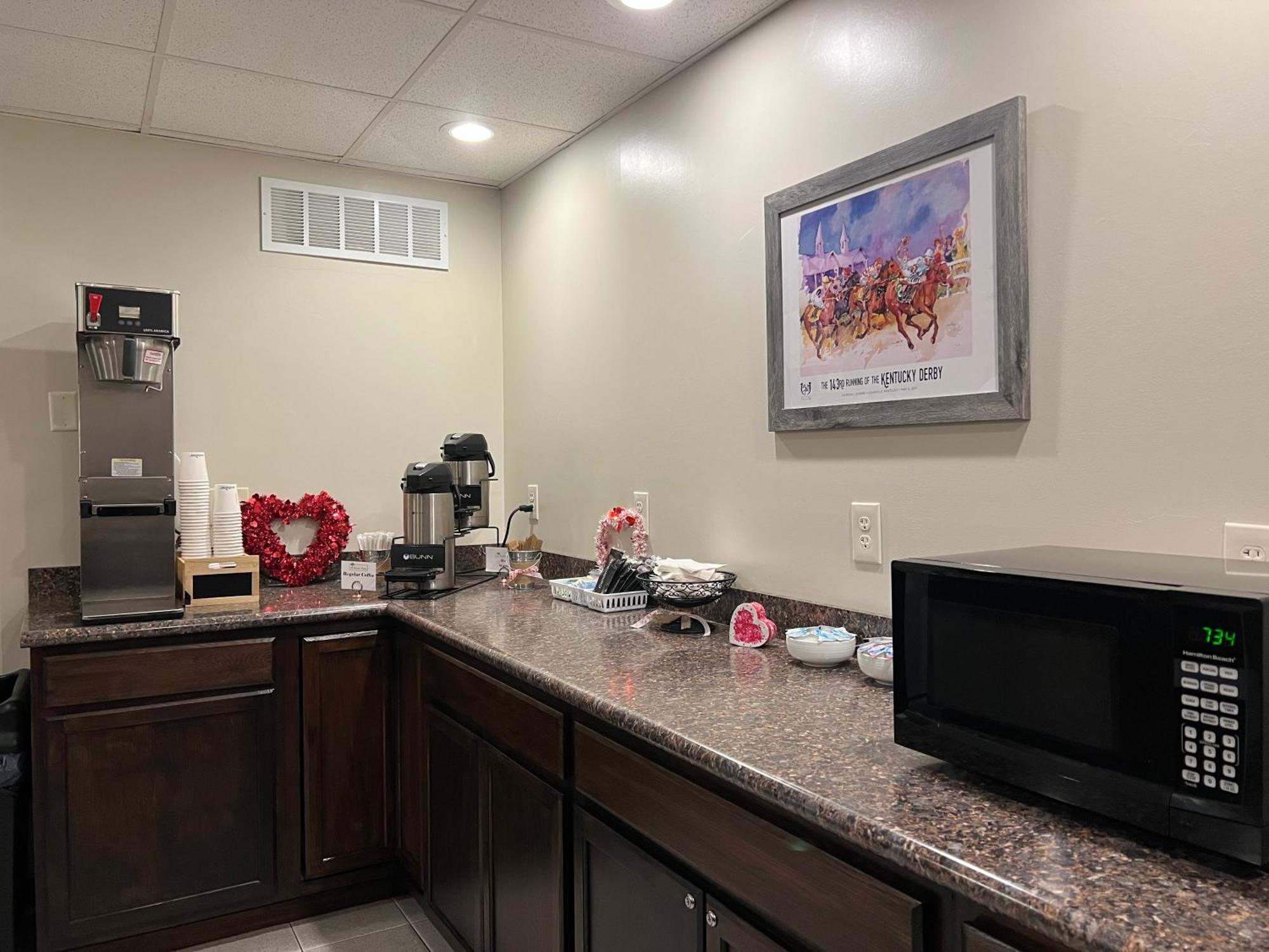 The Stables Inn & Suites Salem Bagian luar foto