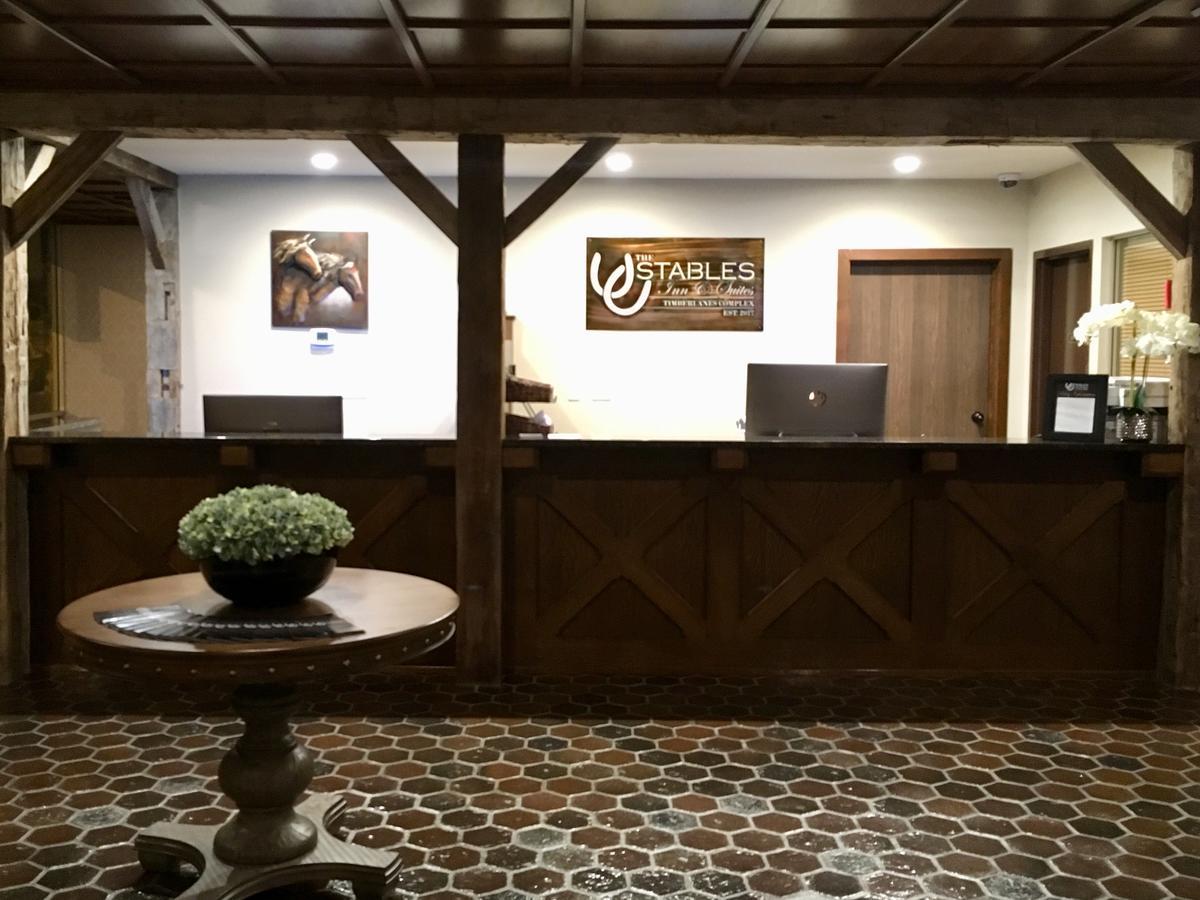 The Stables Inn & Suites Salem Bagian luar foto