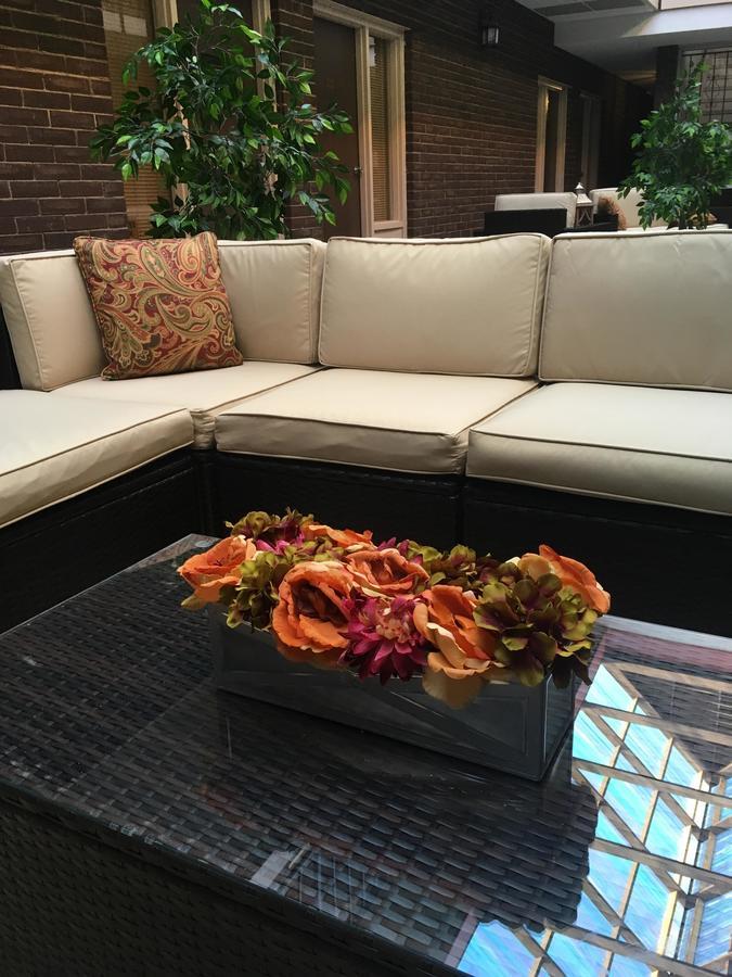 The Stables Inn & Suites Salem Bagian luar foto