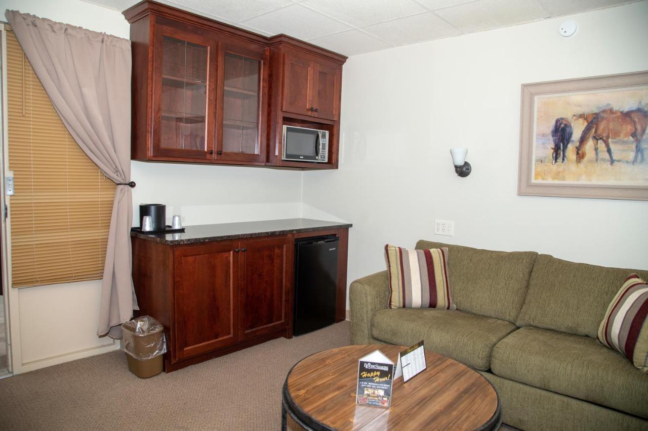 The Stables Inn & Suites Salem Bagian luar foto