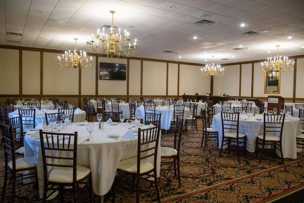 The Stables Inn & Suites Salem Bagian luar foto