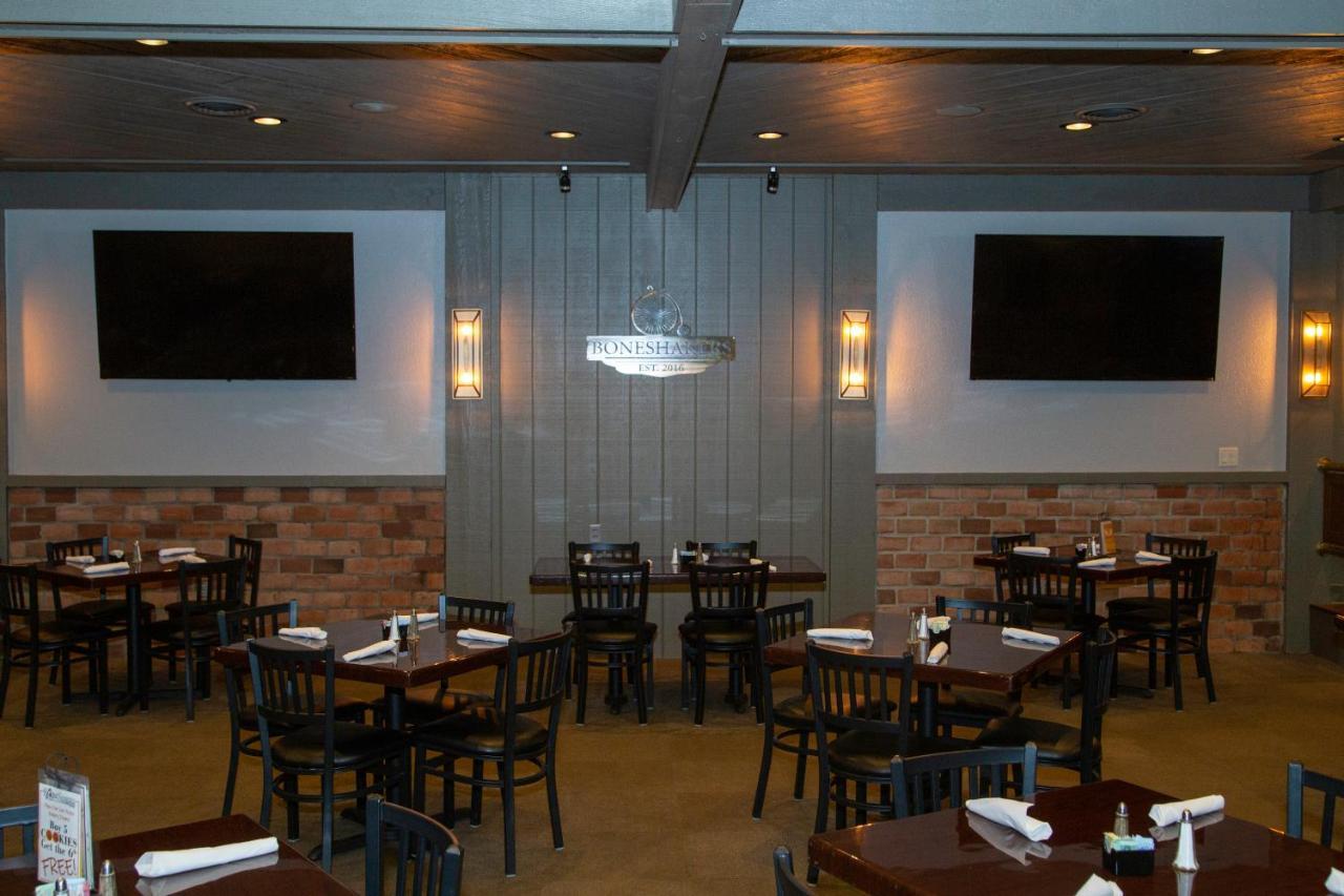 The Stables Inn & Suites Salem Bagian luar foto