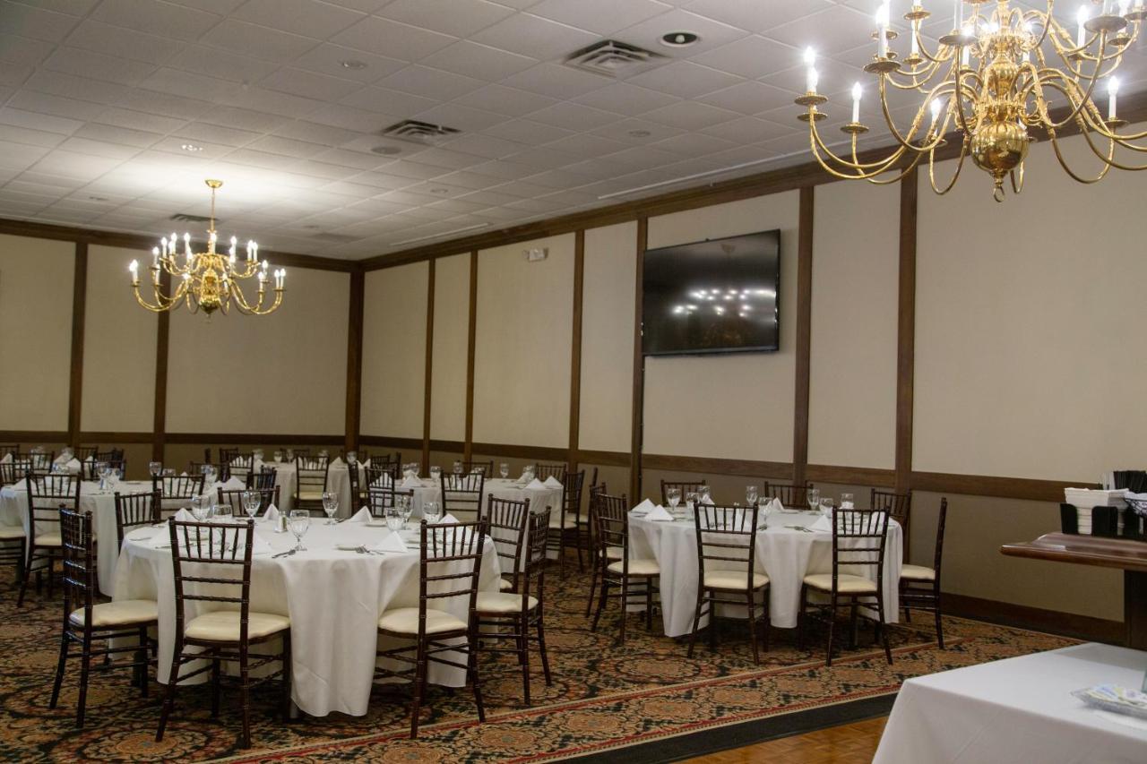 The Stables Inn & Suites Salem Bagian luar foto