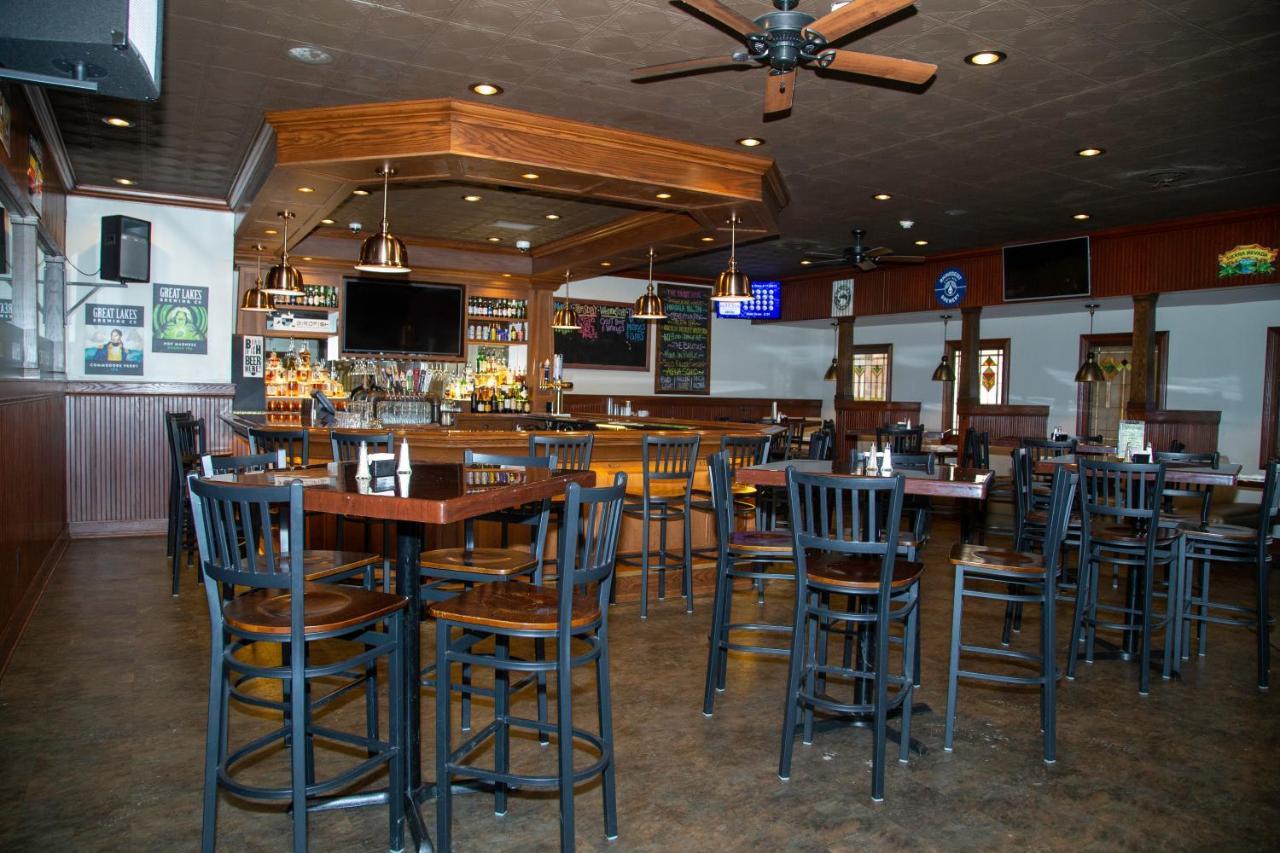 The Stables Inn & Suites Salem Bagian luar foto