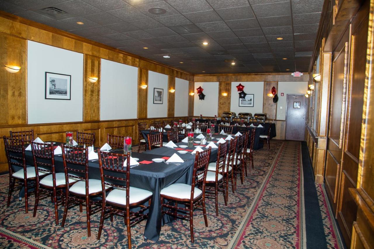 The Stables Inn & Suites Salem Bagian luar foto